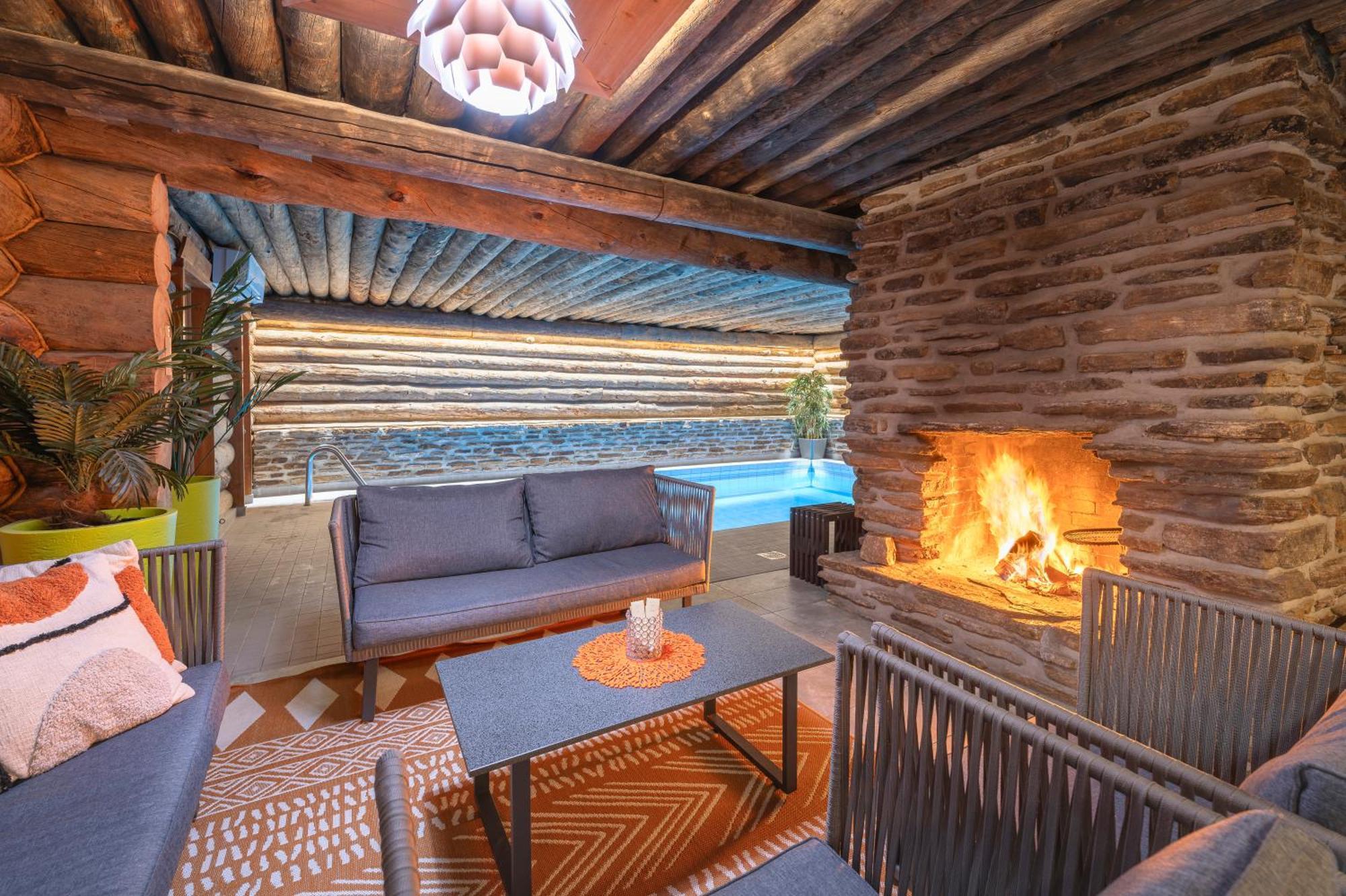 סאריסלקה Kuukkeli Log Houses Aurora Resort מראה חיצוני תמונה