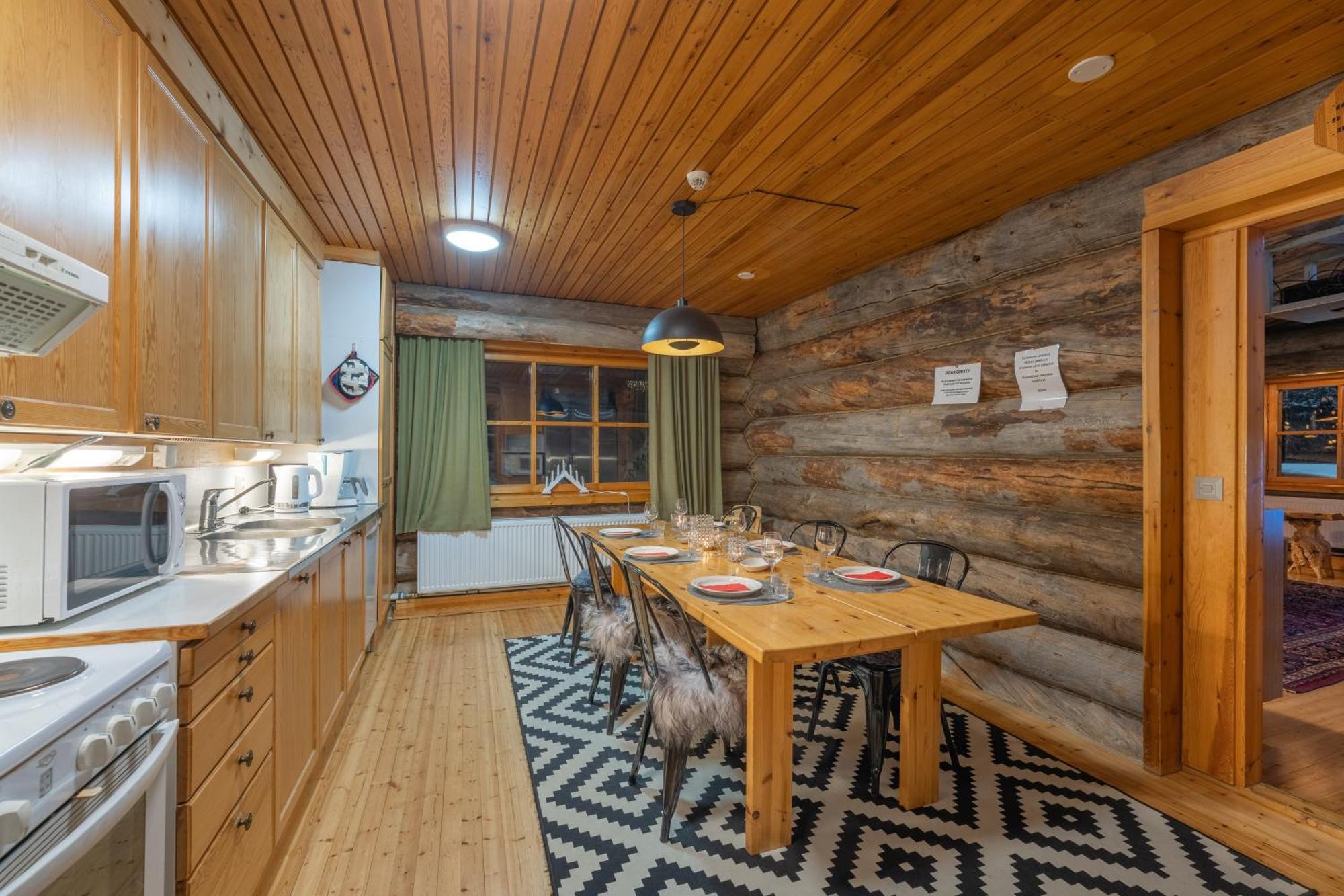 סאריסלקה Kuukkeli Log Houses Aurora Resort מראה חיצוני תמונה